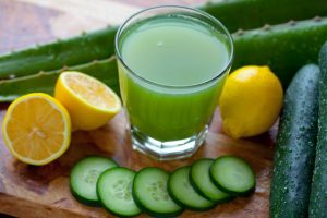 Limón-pepino-aloe vera-y-perejil-para-reducir-grasa-abdominal-1
